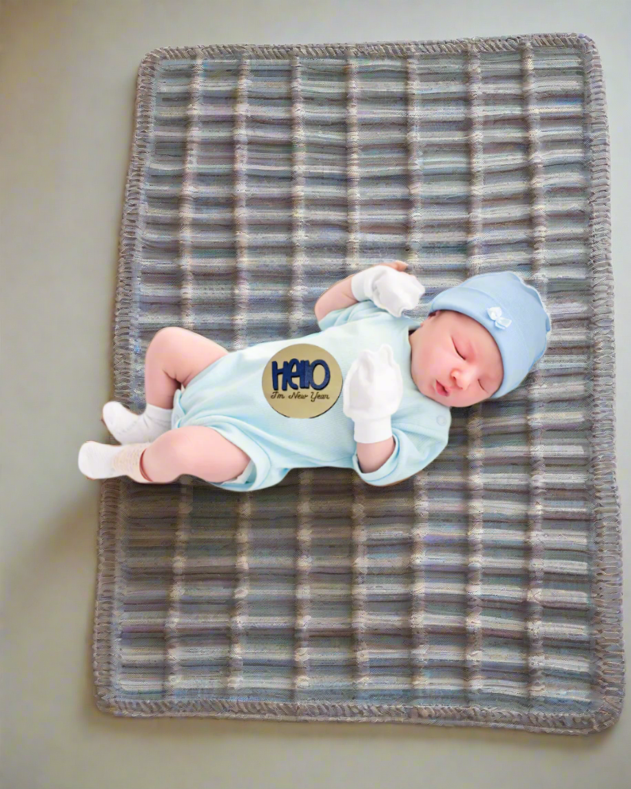 Hand-Painted Wooden Baby Milestone Discs – Personalized Growth Markers